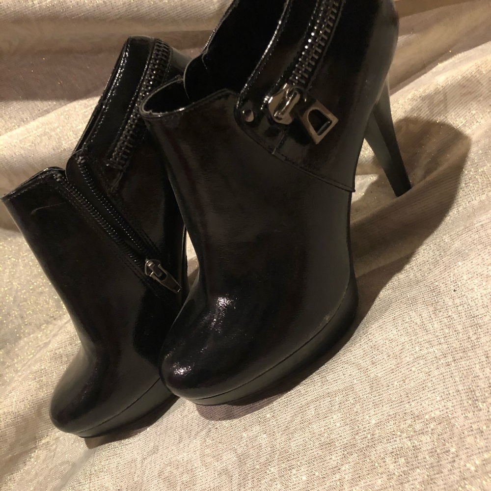 Boots - Picture 2 of 4